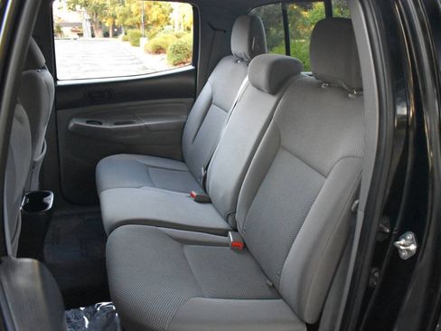 Used 2015 Toyota Tacoma 4x4 Double Cab w/ TRD Off-Road Package image 58