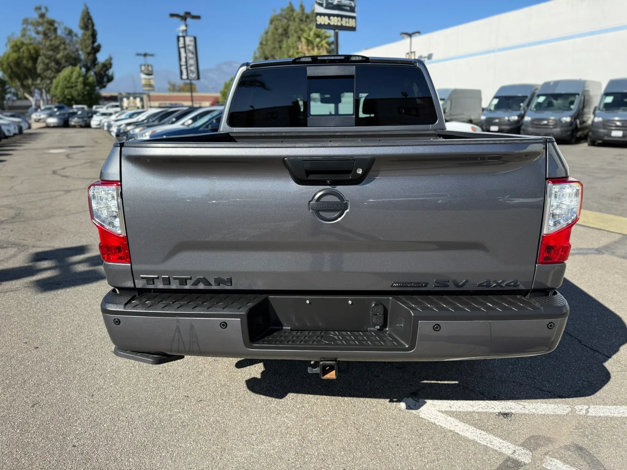 Used 2019 Nissan Titan SV w/ SV Convenience Package AWD/4WD image 6