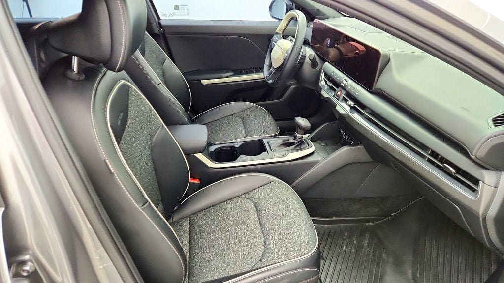 Used 2025 Kia K4 GT-Line FWD image 23