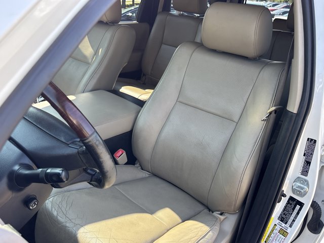 Used 2013 Toyota Sequoia Platinum AWD/4WD image 28