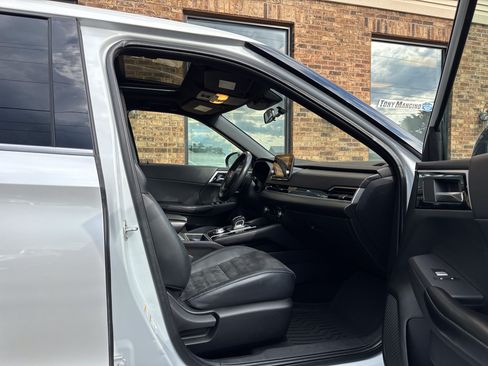 Used 2022 Mitsubishi Outlander SEL Black Edition FWD image 15