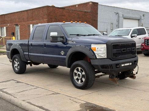 Used 2011 Ford F250 Lariat w/ Lariat Ultimate Pkg image 4