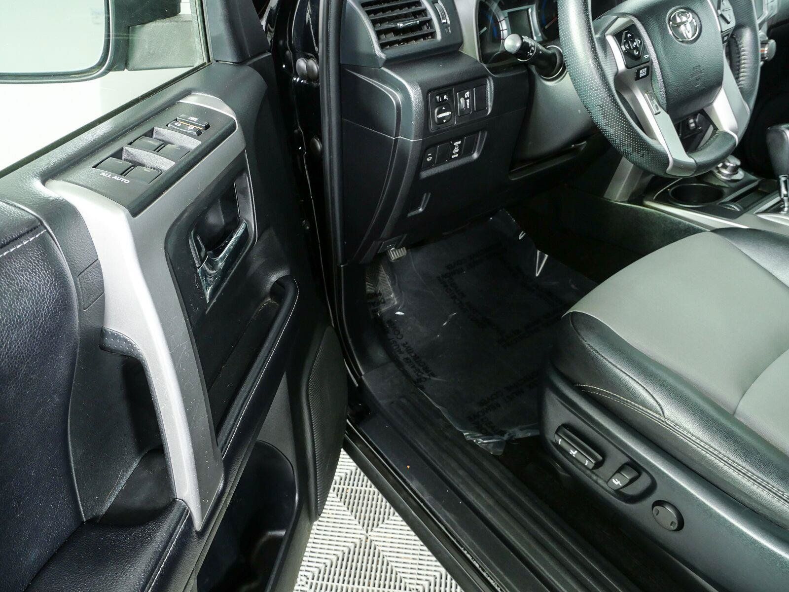 Used 2018 Toyota 4Runner SR5 Premium AWD/4WD image 9