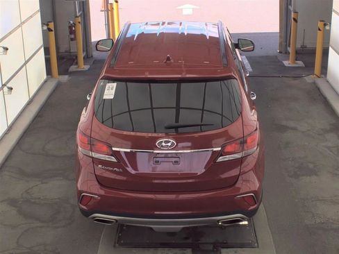 Used 2017 Hyundai Santa Fe SE image 6