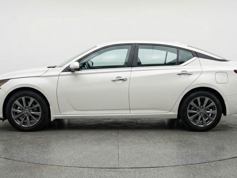 Used 2025 Nissan Altima 2.5 SV image 5