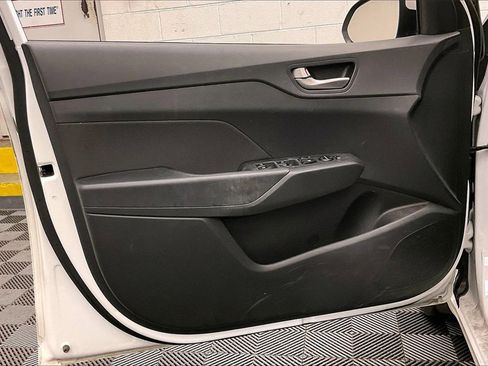 Used 2022 Hyundai Accent SE image 18