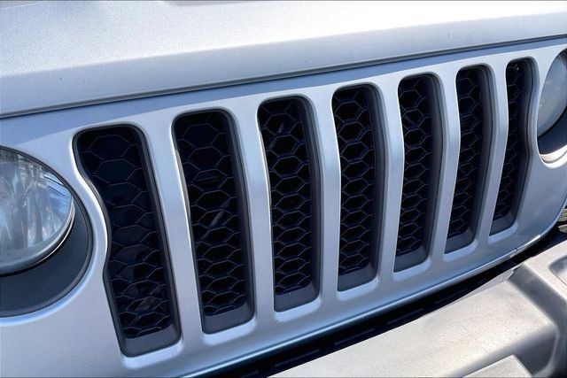 Used 2023 Jeep Gladiator Mojave AWD/4WD image 29