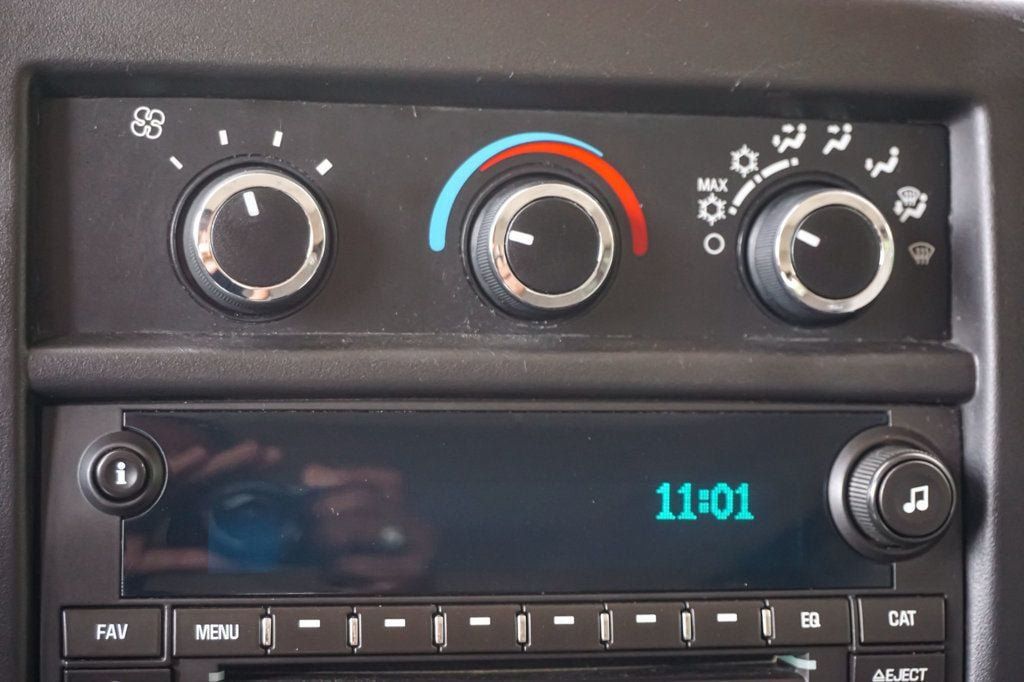 Used 2017 Chevrolet Express 3500 LT w/ LT Preferred Equipment Group RWD image 21