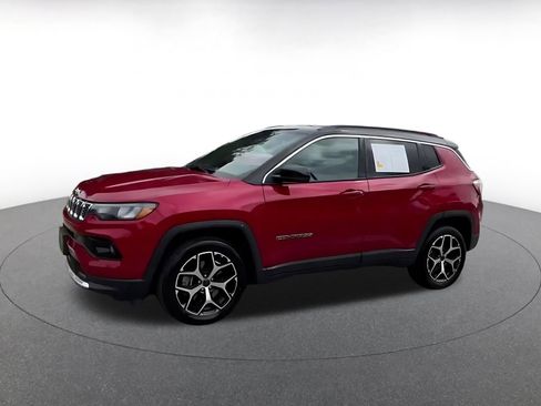 Used 2025 Jeep Compass Limited AWD/4WD image 8