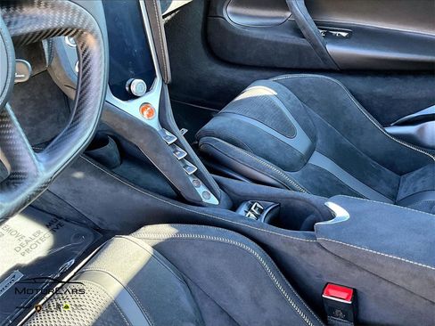 Used 2025 McLaren 750S Spider image 16