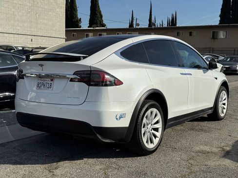 Used 2020 Tesla Model X Long Range image 4