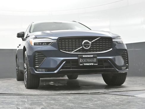 Used 2025 Volvo XC60 B5 Plus AWD/4WD image 20