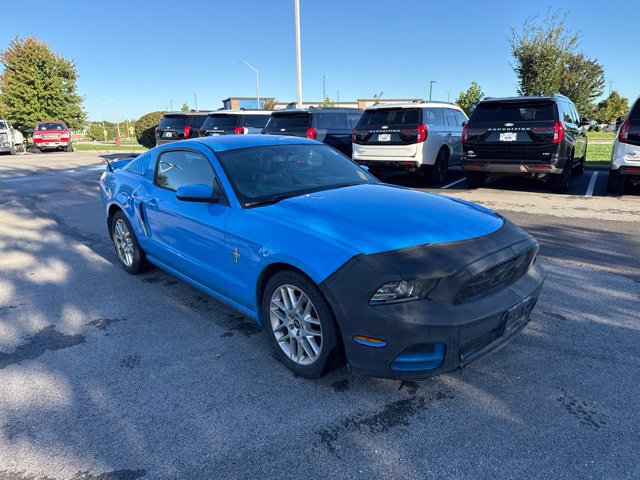 Used 2013 Ford Mustang Premium RWD image 1