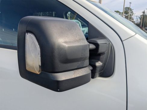 Used 2018 Nissan Titan PRO-4X image 12