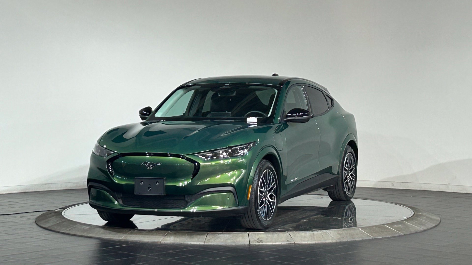 Used 2025 Ford Mustang Mach-E Premium RWD image 5