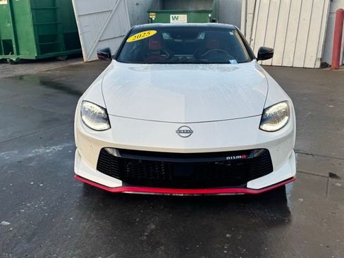 Used 2025 Nissan Z NISMO w/ Floor Mat Package image 2
