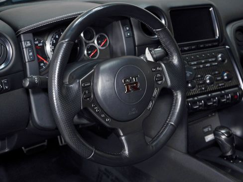 Used 2014 Nissan GT-R Premium image 33