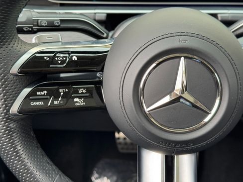 Used 2024 Mercedes-Benz GLS 450 4MATIC image 23