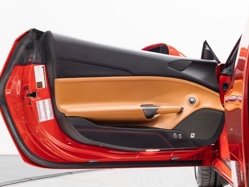 Used 2016 Ferrari 488 Spider image 57