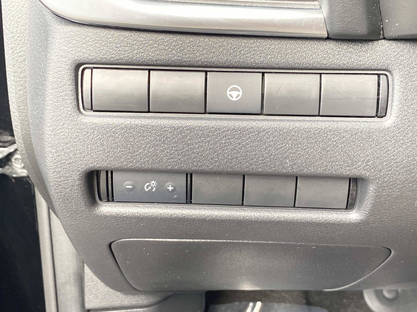 Used 2021 Nissan Rogue SV AWD/4WD image 18