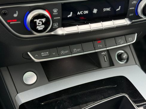 Certified 2025 Audi Q5 2.0T Premium w/ Convenience Plus Package image 27