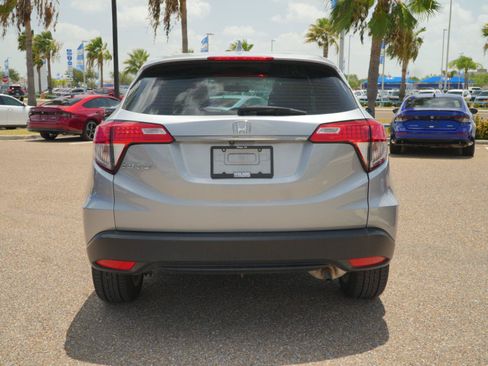 Used 2022 Honda HR-V LX image 6
