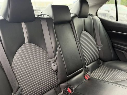 Used 2021 Toyota Camry SE FWD image 18