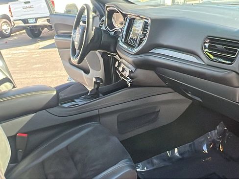 Used 2022 Dodge Durango GT image 13