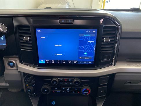 New 2026 Ford F250 XLT w/ XLT Premium Package AWD/4WD image 24