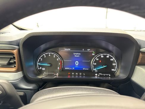 Used 2023 Ford Maverick Lariat w/ Lariat Luxury Package image 16