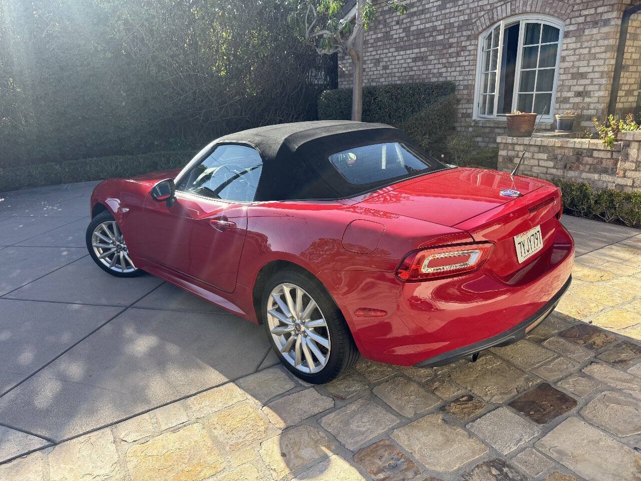 Used 2017 FIAT 124 Spider Lusso RWD image 5