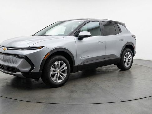 Used 2025 Chevrolet Equinox LT image 3