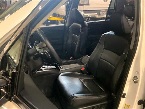 Used 2018 Honda Pilot Touring image 9