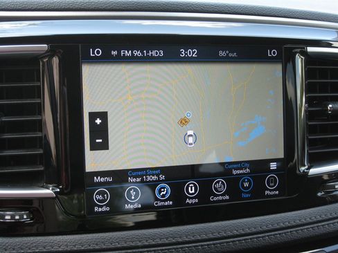 Used 2018 Chrysler Pacifica Limited FWD image 14