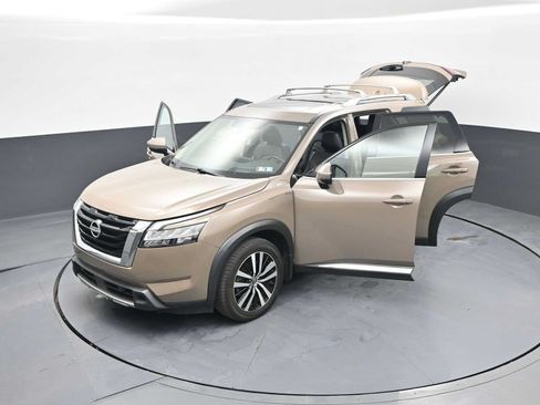 Used 2023 Nissan Pathfinder Platinum w/ Cargo Package AWD/4WD image 44