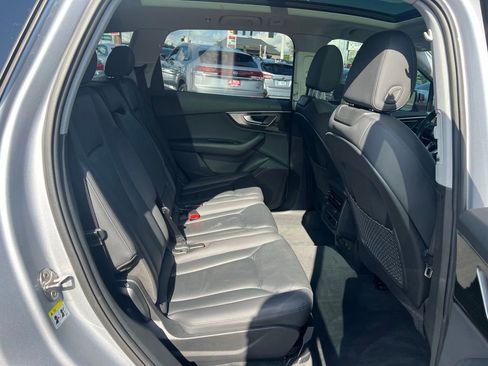 Used 2022 Audi Q7 2.0T Premium w/ Convenience Package AWD/4WD image 24