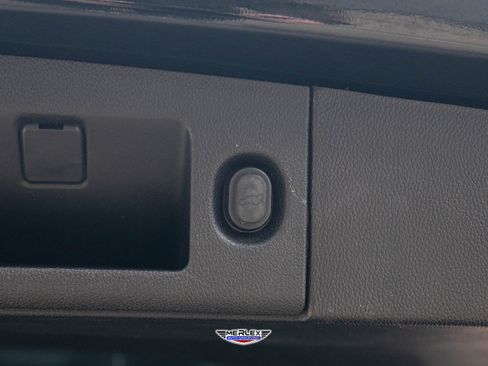 Used 2020 Cadillac Escalade Premium Luxury image 52