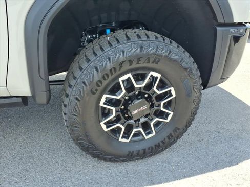 New 2026 GMC Sierra 2500 AT4X AWD/4WD image 9