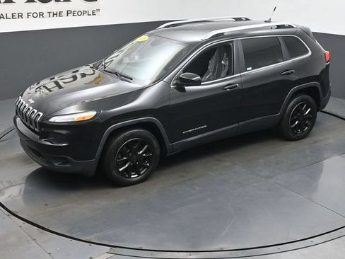 Used 2015 Jeep Cherokee Latitude w/ Cold Weather Group FWD image 43