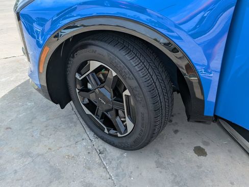 Certified 2026 Kia Sportage SX FWD image 38