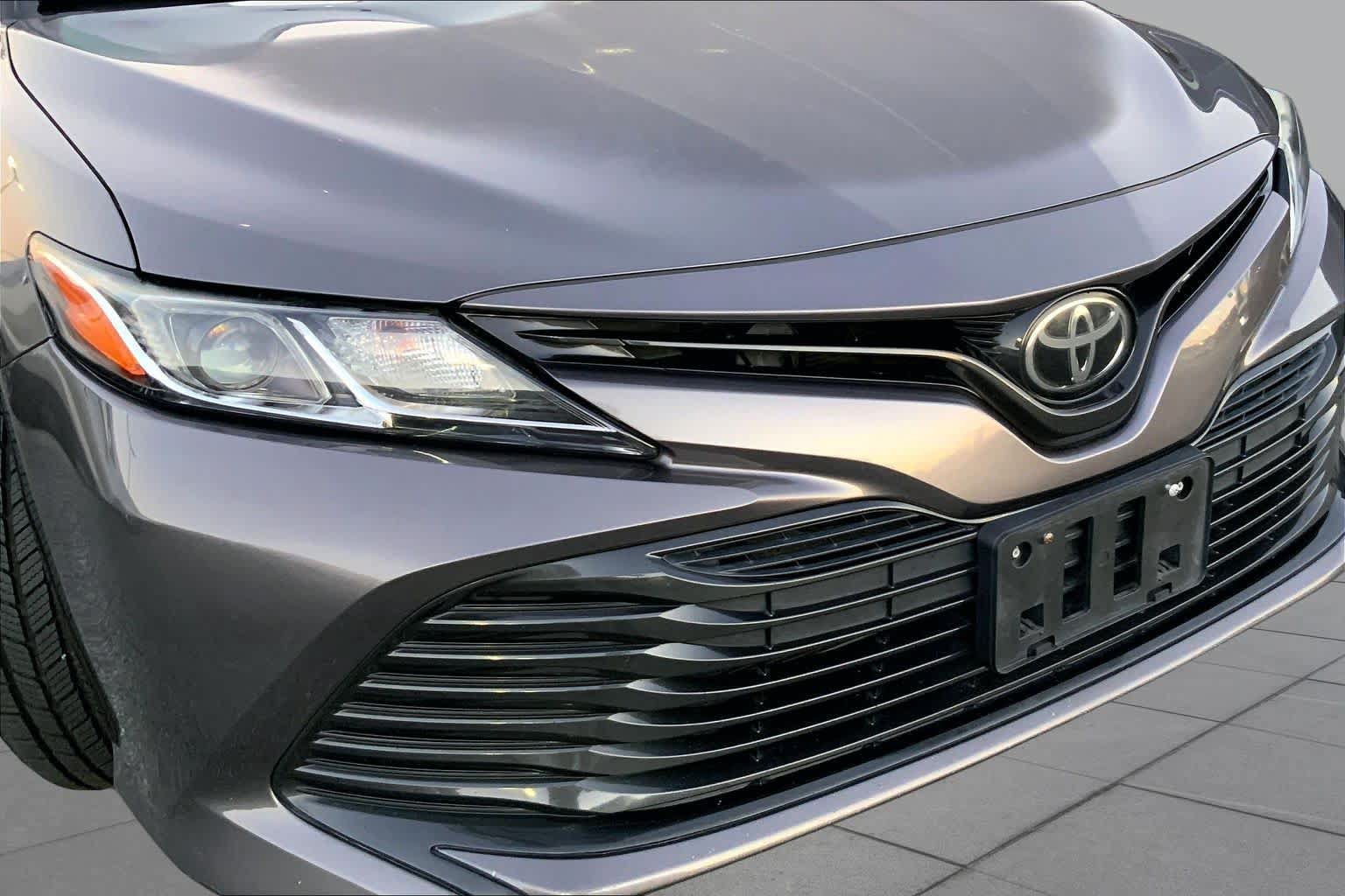 Used 2020 Toyota Camry LE FWD image 27