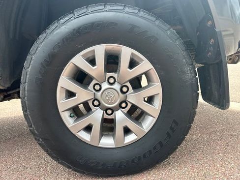 Used 2017 Toyota Tacoma SR5 w/ Tow Package image 32