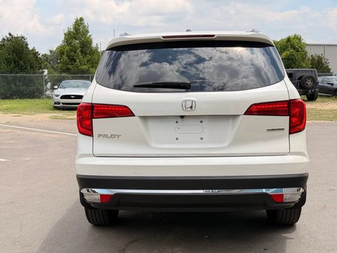 Used 2018 Honda Pilot Touring image 8
