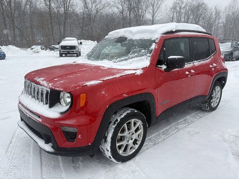 Used 2019 Jeep Renegade Sport w/ Sport Appearance Group image 2