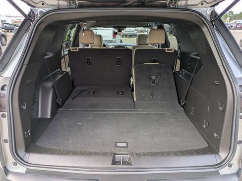 Used 2023 Chevrolet Traverse LS w/ Safety Package image 29