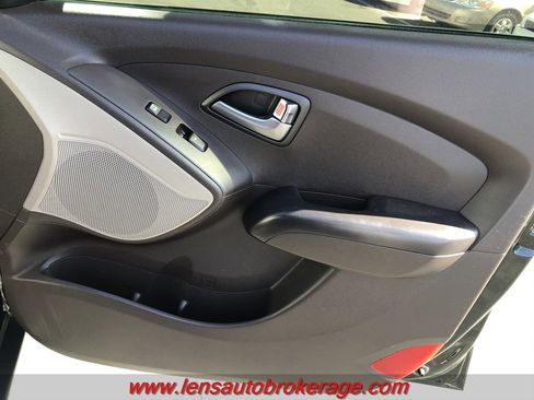 Used 2015 Hyundai Tucson GLS w/ Option Group 02 FWD image 21