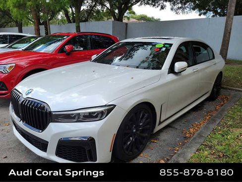 Used 2020 BMW 740i w/ M Sport Package RWD image 4