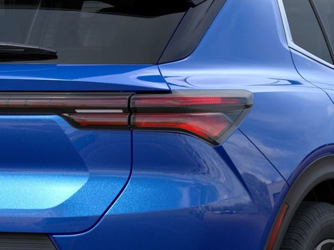 New 2026 Chevrolet Equinox EV LT image 35