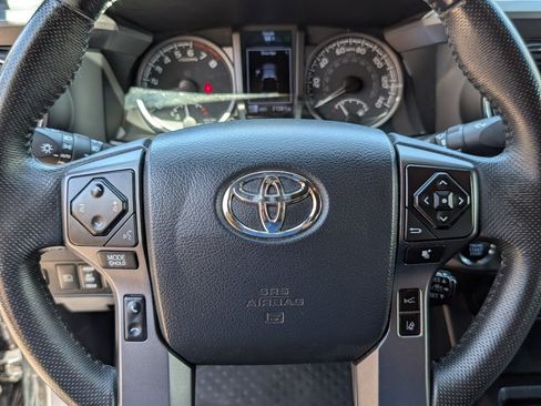 Used 2020 Toyota Tacoma TRD Sport w/ Technology Package AWD/4WD image 18