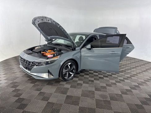 Used 2021 Hyundai Elantra Limited FWD image 10